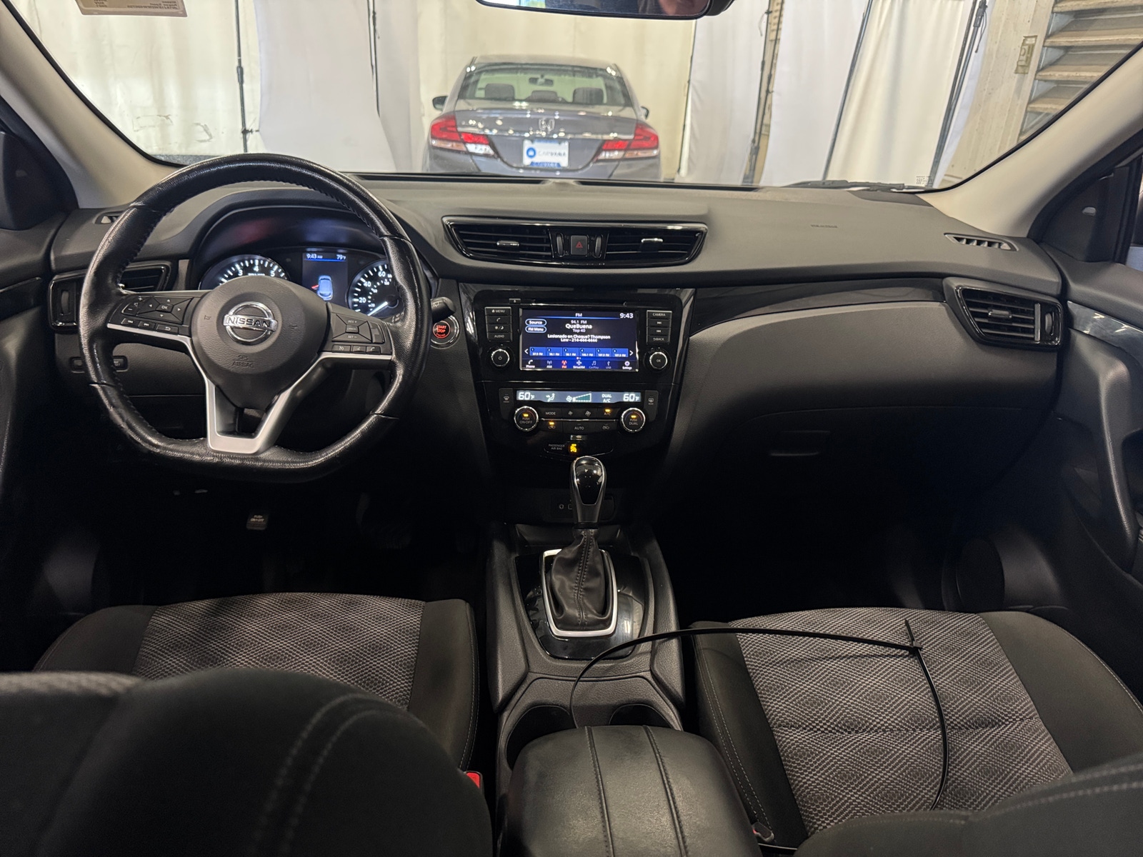 Thumbnail: 2021 Nissan Rogue Sport - 3