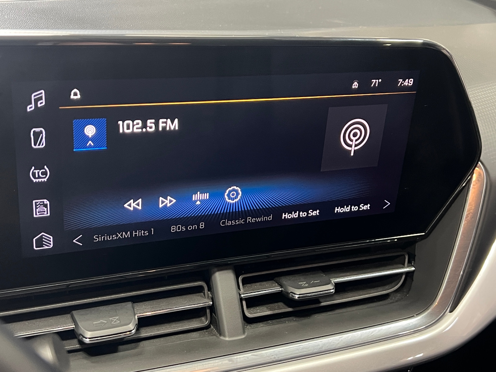 Thumbnail: 2025 Chevrolet Trax - 3