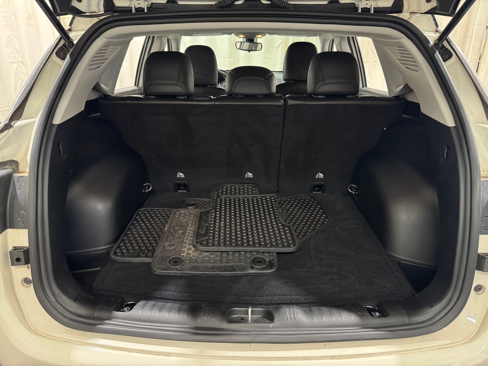 Thumbnail: 2020 Jeep Compass - 7