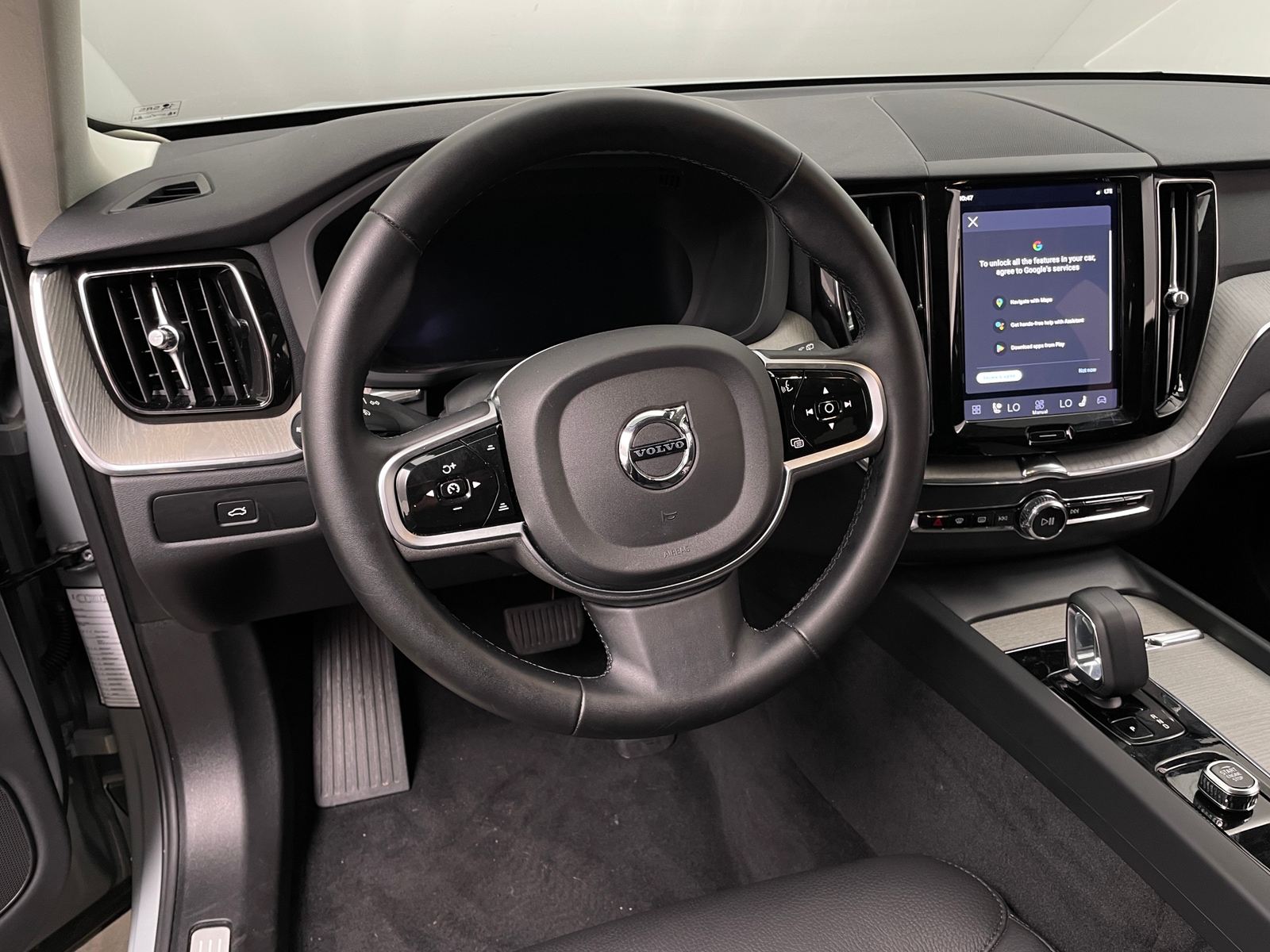 Thumbnail: 2025 Volvo XC60 - 4