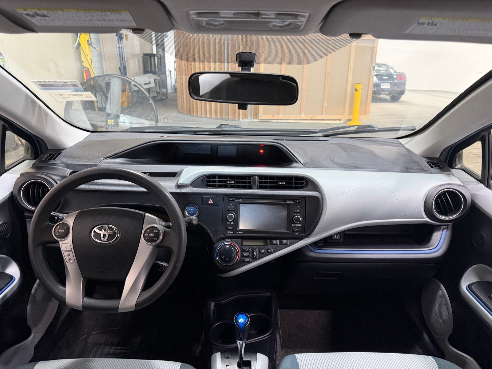 Thumbnail: 2012 Toyota Prius c - 3
