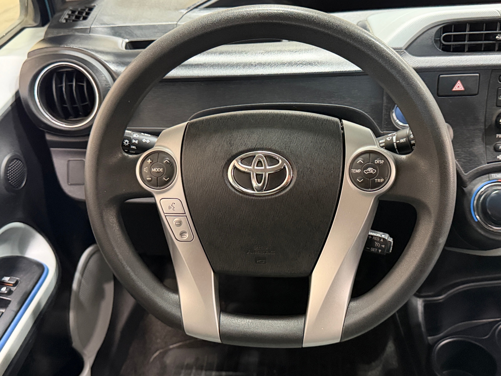 Thumbnail: 2012 Toyota Prius c - 5
