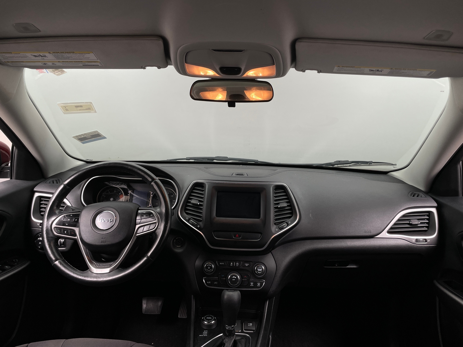 Thumbnail: 2019 Jeep Cherokee - 3