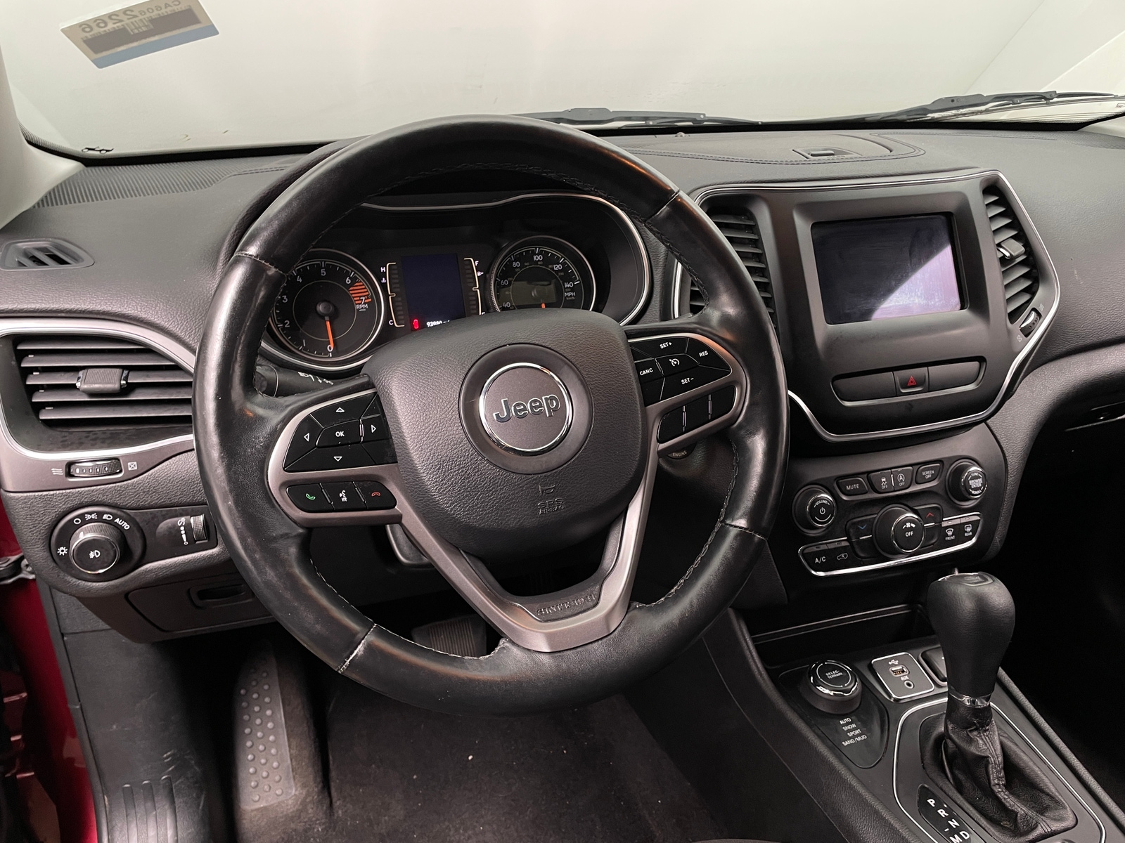 Thumbnail: 2019 Jeep Cherokee - 5