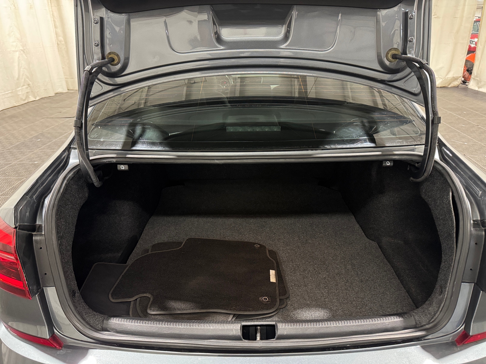 Thumbnail: 2019 Volkswagen Passat - 6