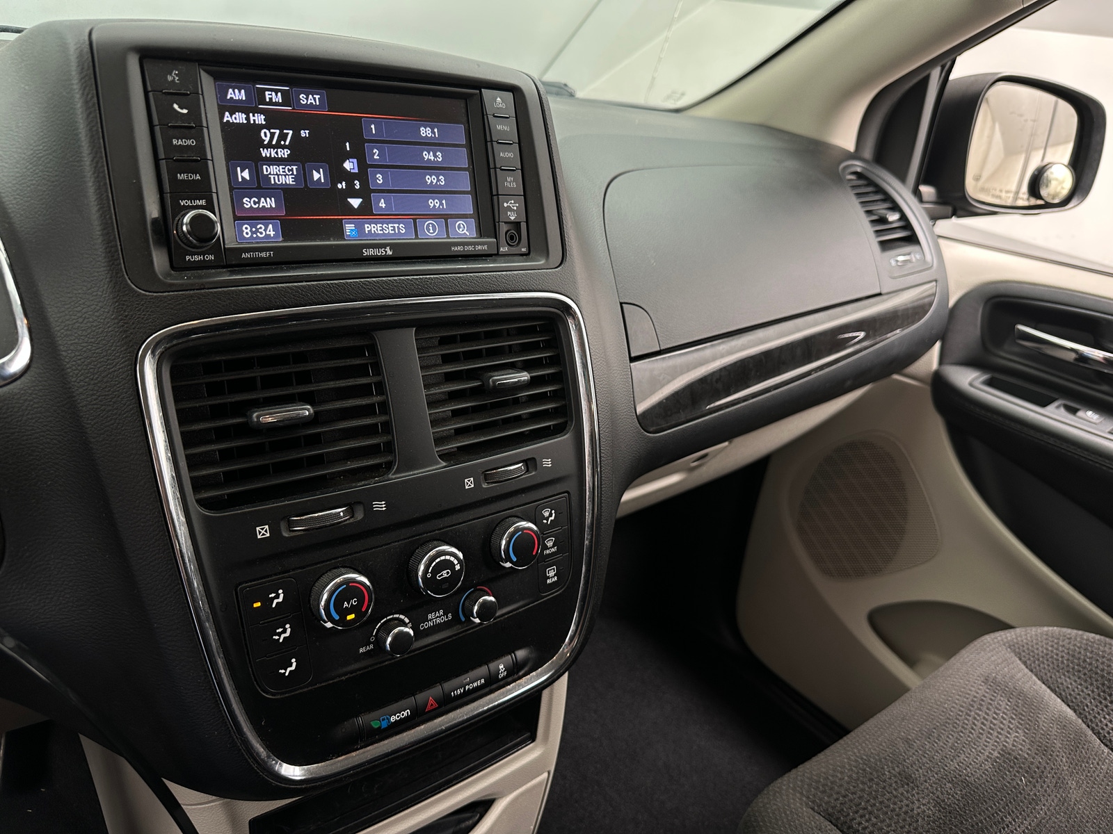 Thumbnail: 2018 Dodge Grand Caravan - 4