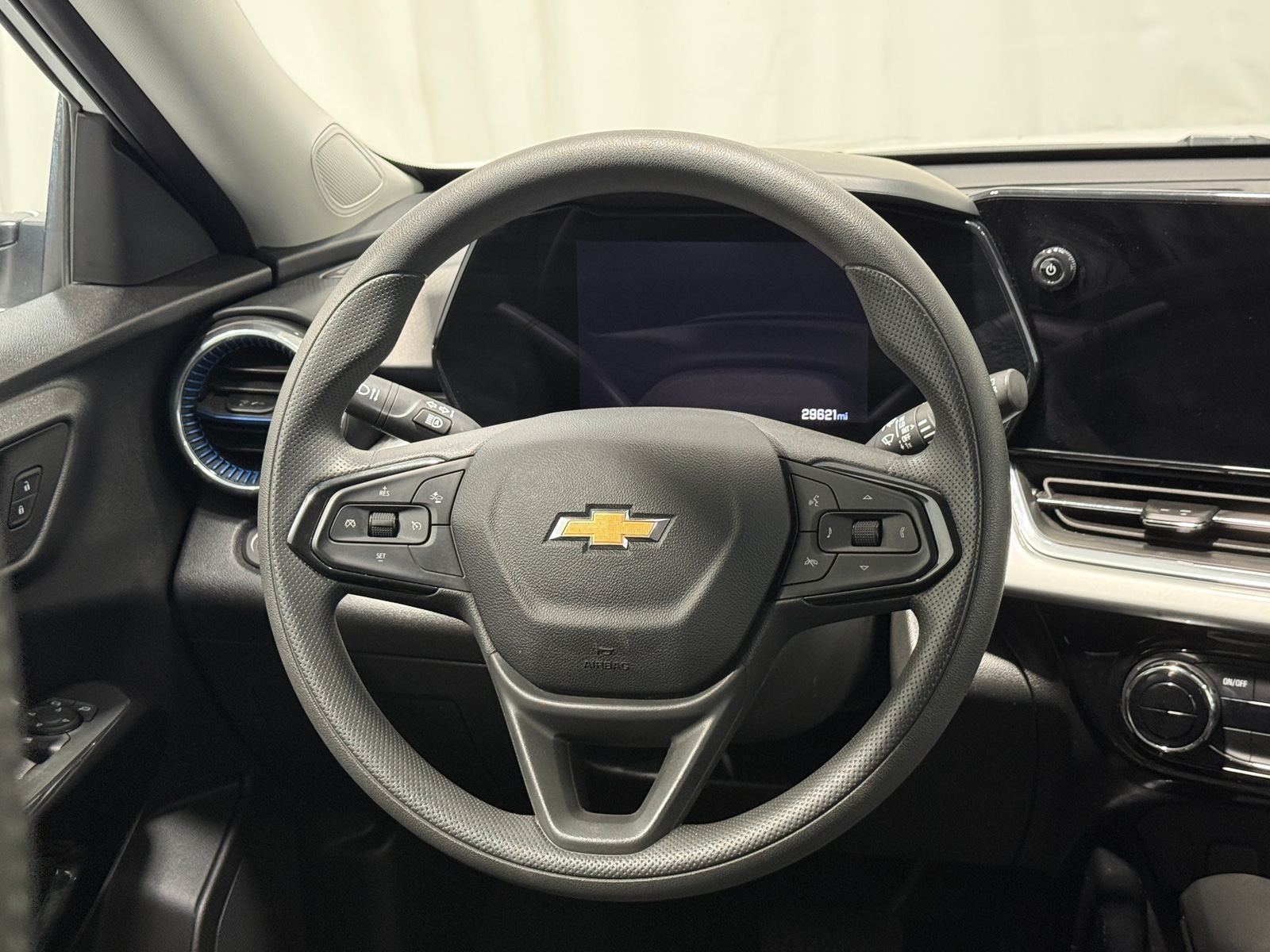 Thumbnail: 2025 Chevrolet Trax - 4