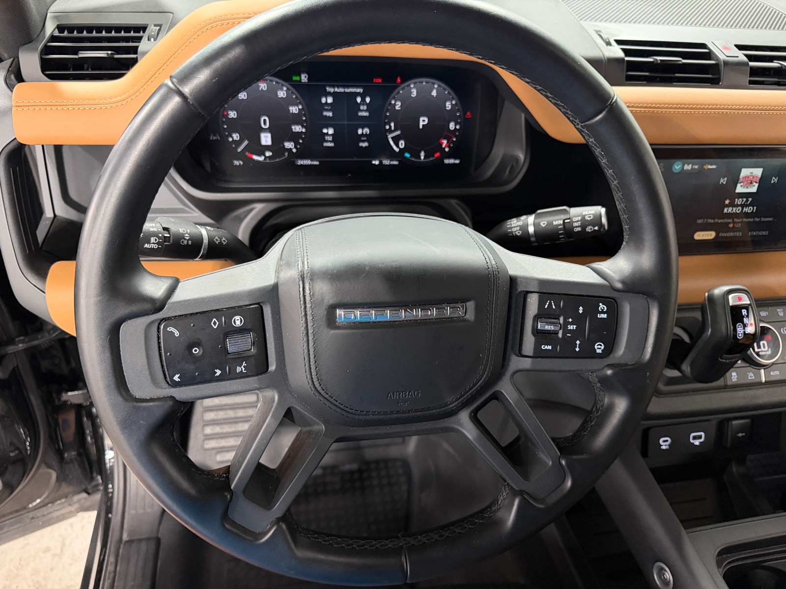Thumbnail: 2024 Land Rover Defender - 4