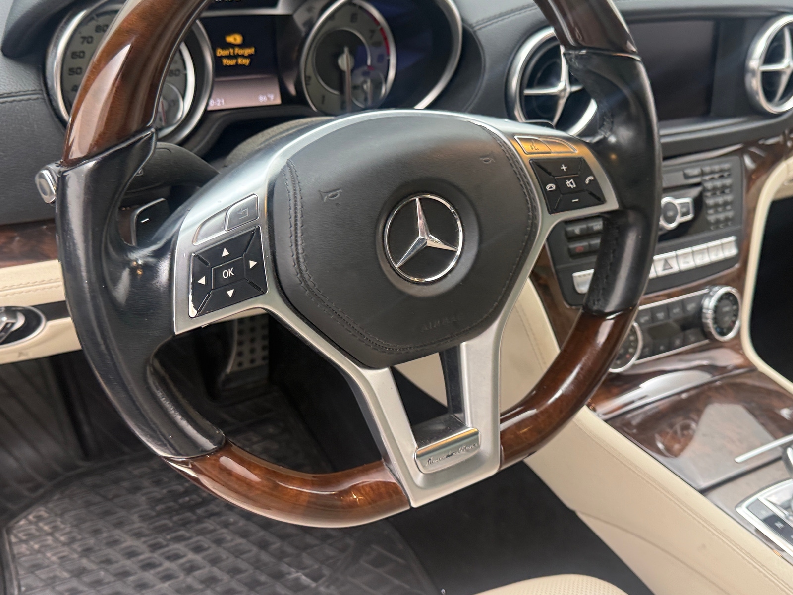 Thumbnail: 2013 Mercedes-Benz SL-Class - 4