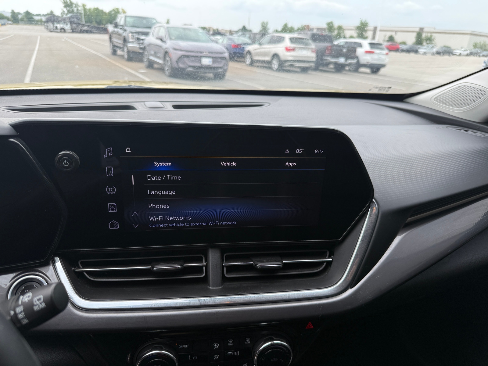 Thumbnail: 2025 Chevrolet Trax - 3