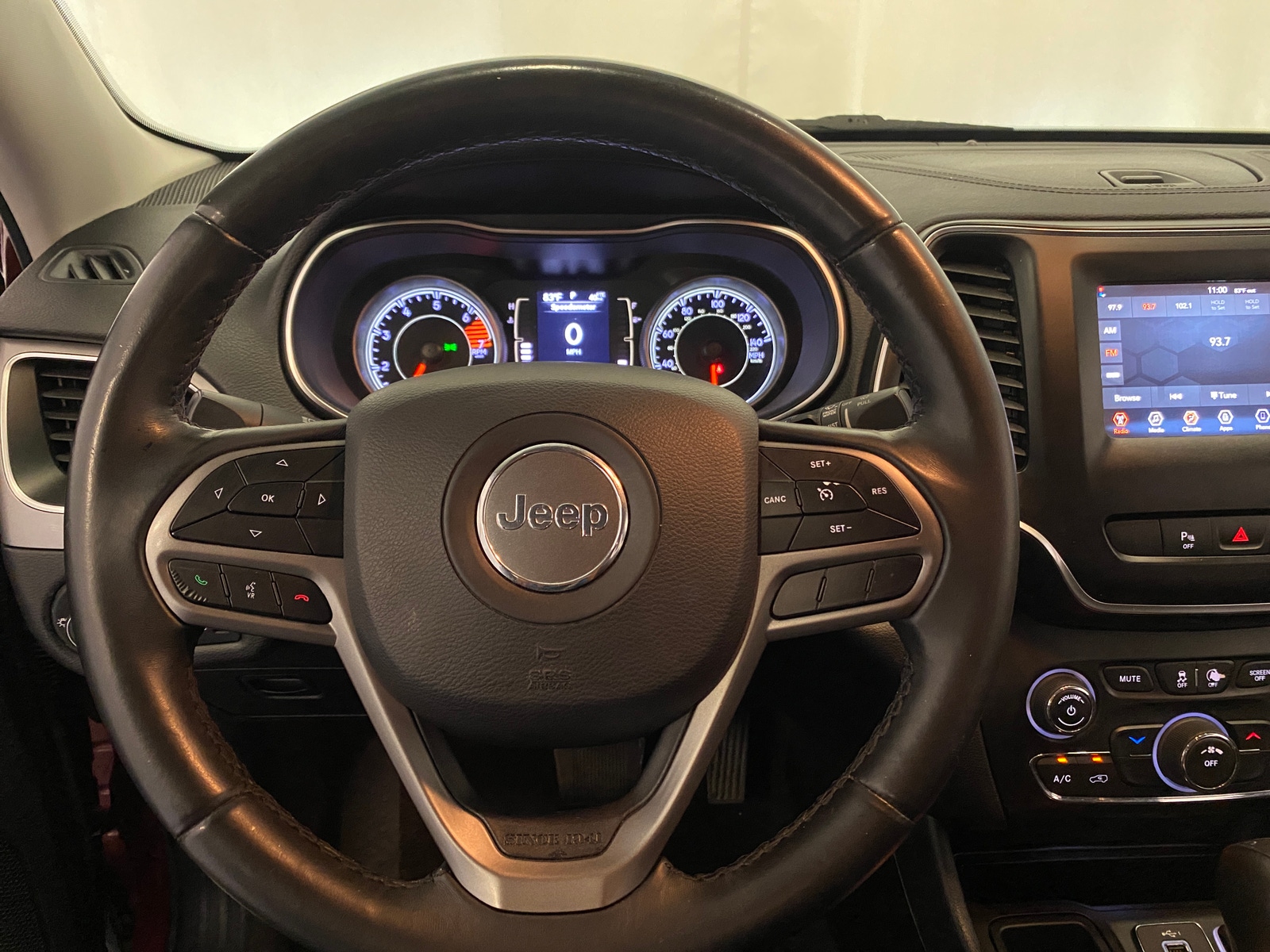 Thumbnail: 2019 Jeep Cherokee - 5