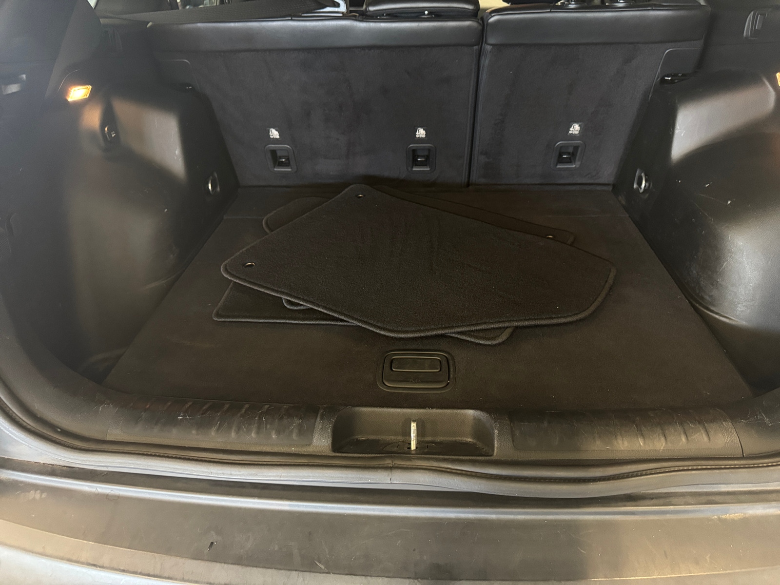 Thumbnail: 2019 Jeep Cherokee - 7