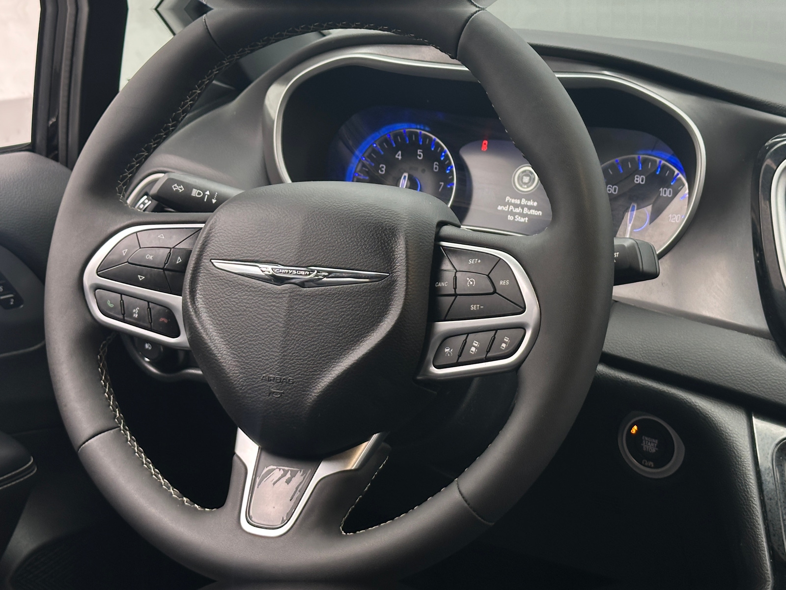 Thumbnail: 2026 Chrysler Pacifica - 4