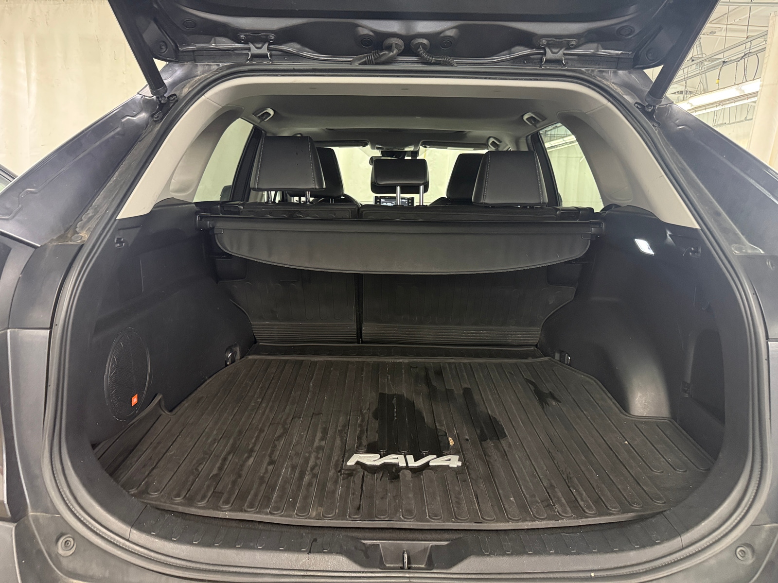 Thumbnail: 2021 Toyota RAV4 - 7