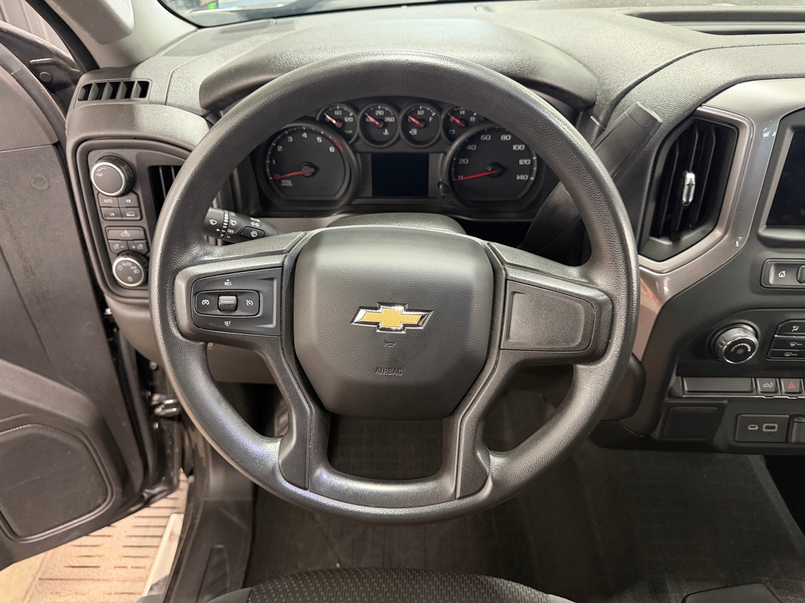 Thumbnail: 2021 Chevrolet Silverado 1500 - 5