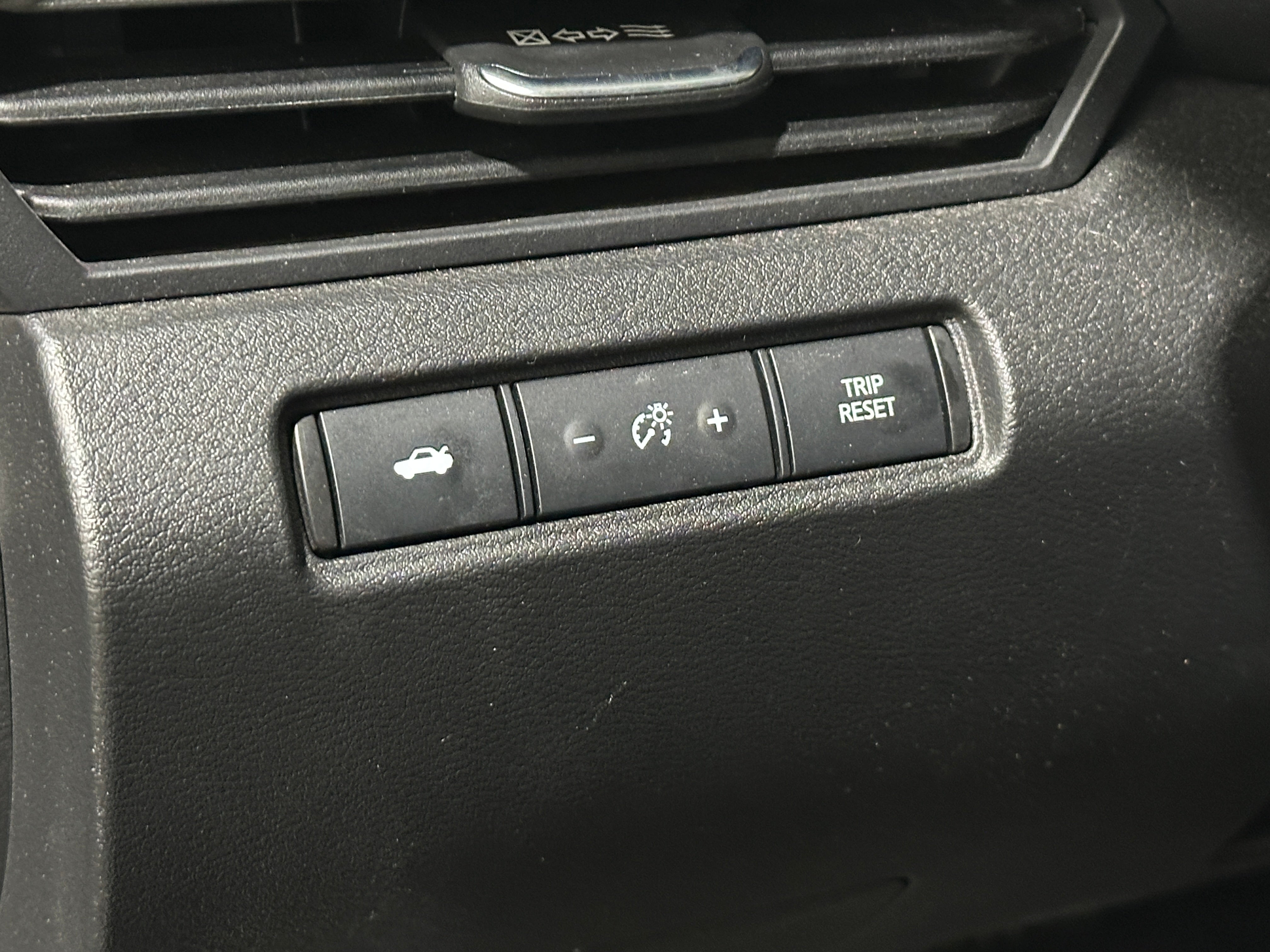 2025 Nissan Altima SV - Photo 12