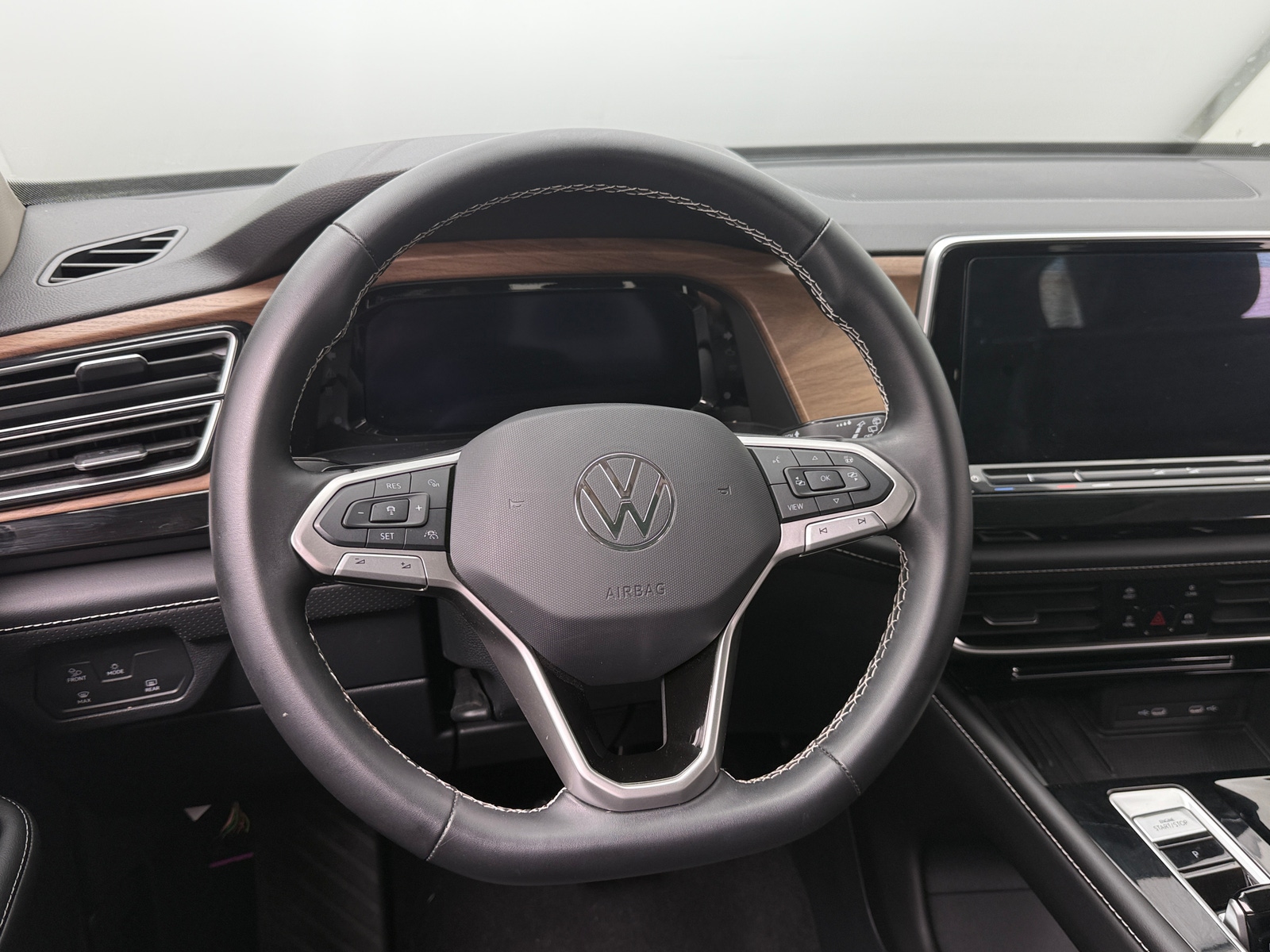 Thumbnail: 2026 Volkswagen Atlas - 4