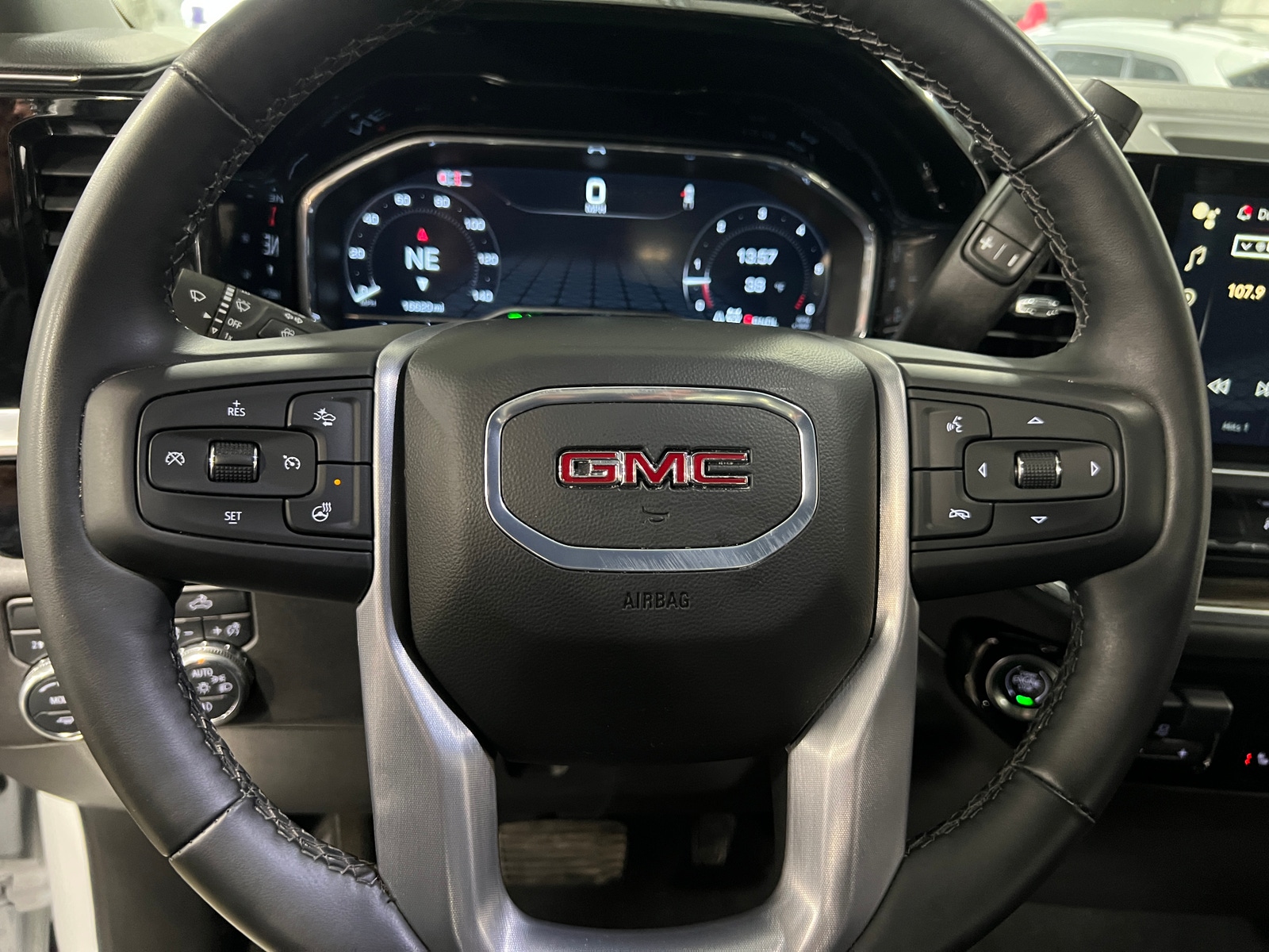 Thumbnail: 2025 GMC Sierra 1500 - 5