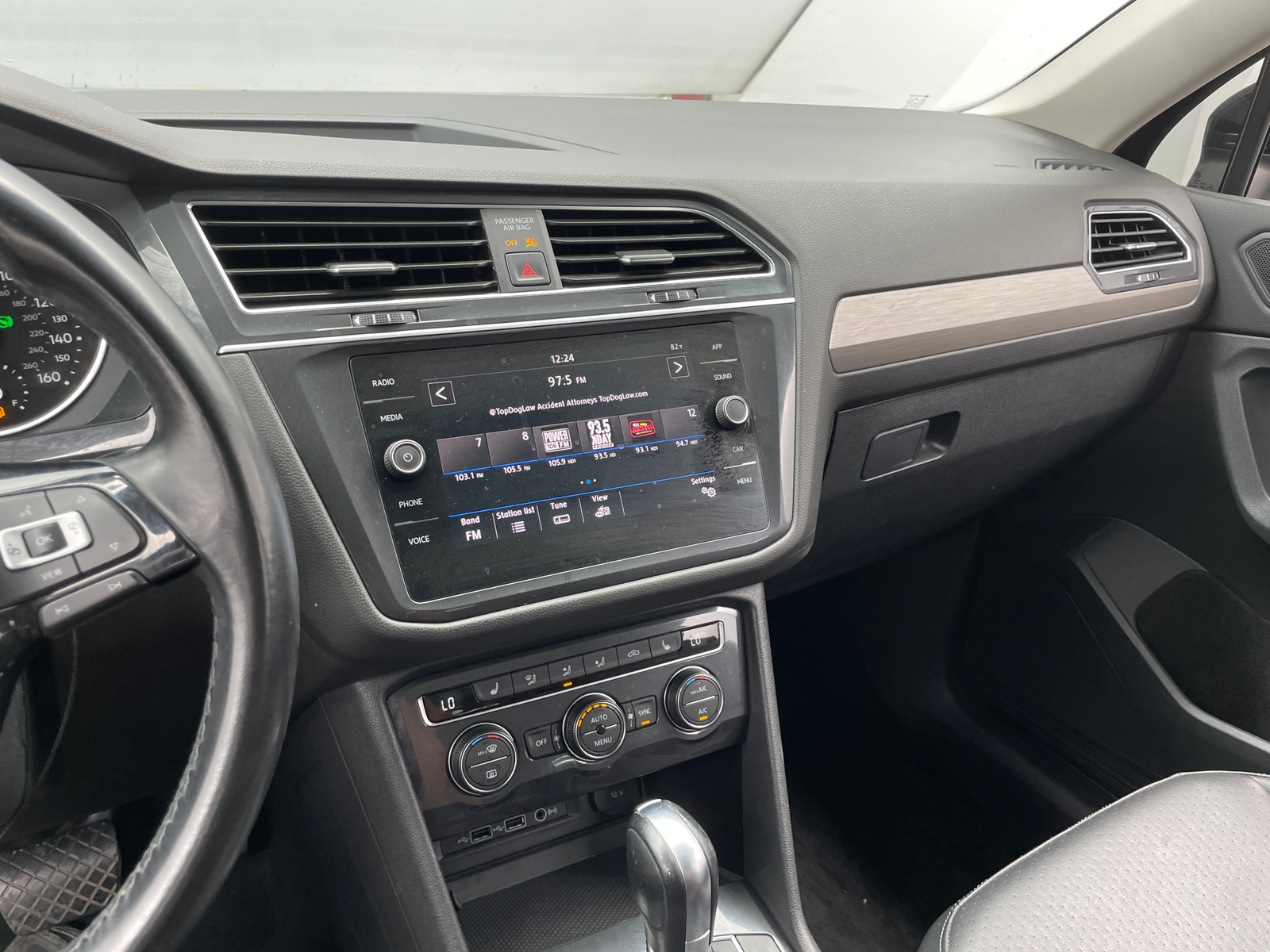 Thumbnail: 2019 Volkswagen Tiguan - 4