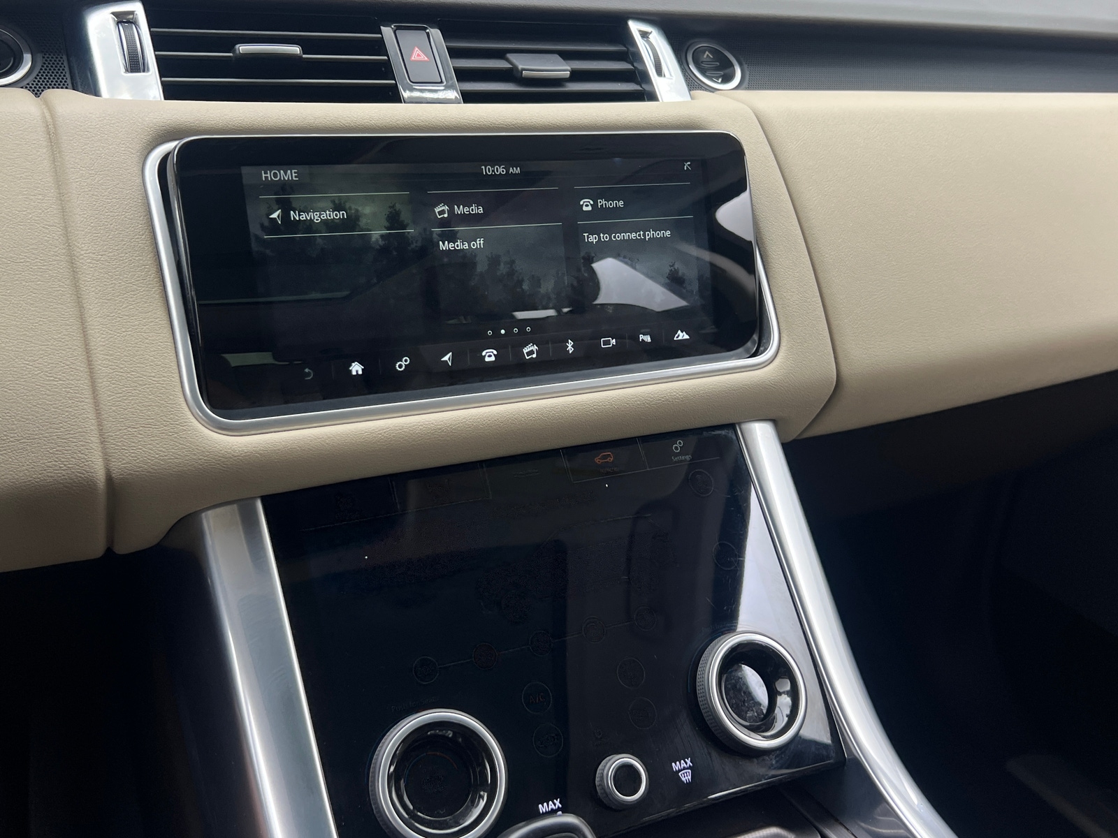 Thumbnail: 2020 Land Rover Range Rover Sport - 3