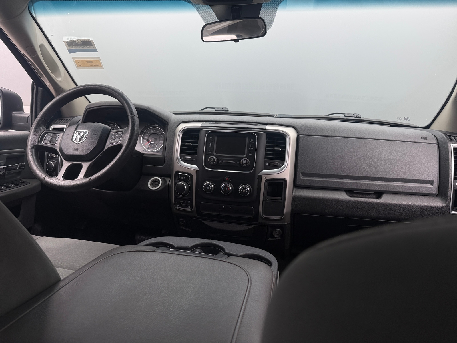 Thumbnail: 2020 RAM 1500 Classic - 3
