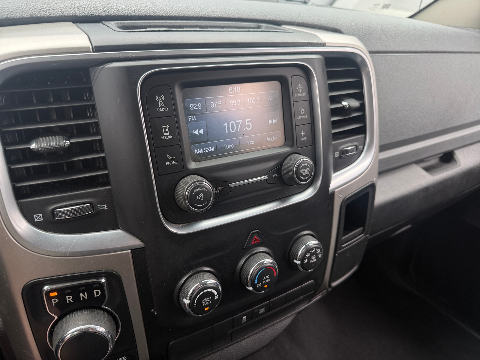 Thumbnail: 2020 RAM 1500 Classic - 4