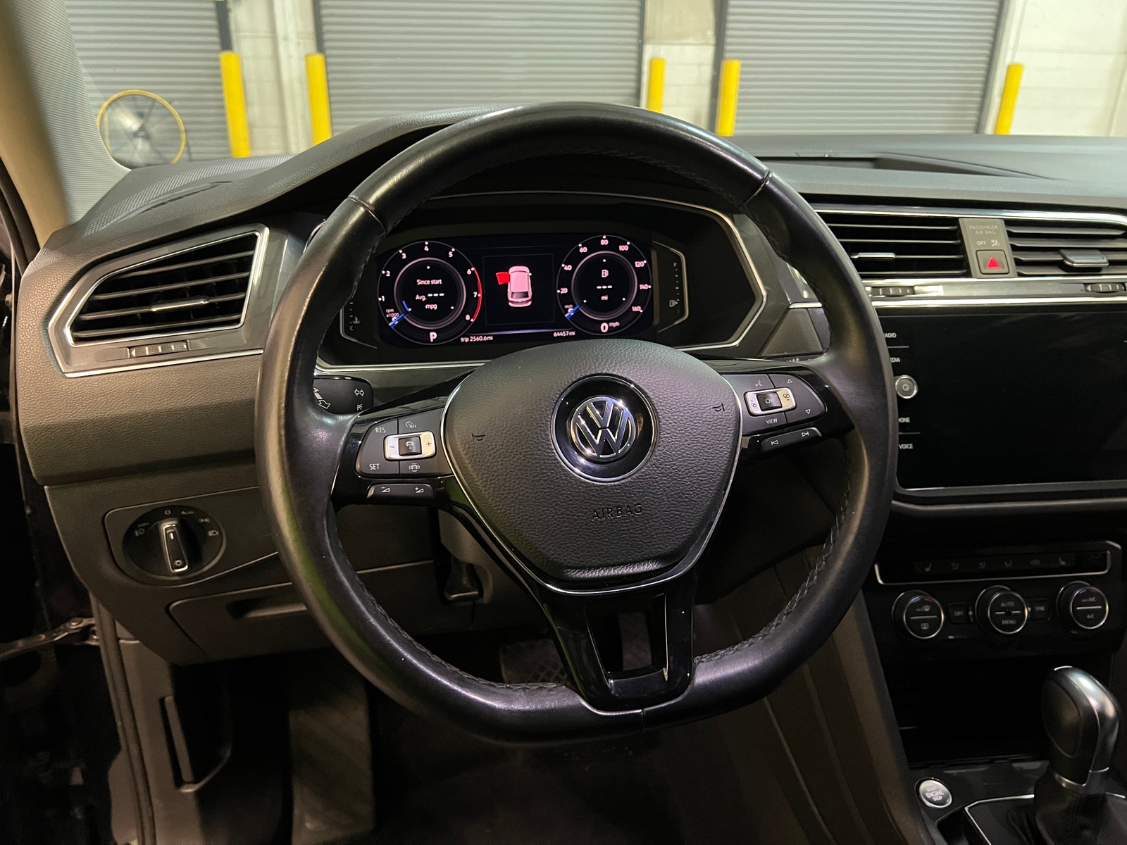 Thumbnail: 2019 Volkswagen Tiguan - 4