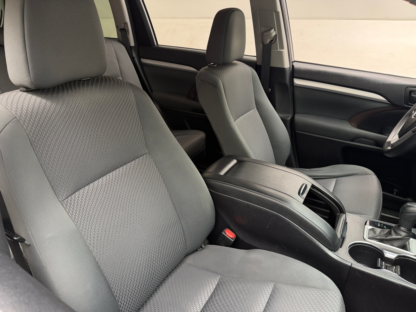 Thumbnail: 2017 Toyota Highlander - 2