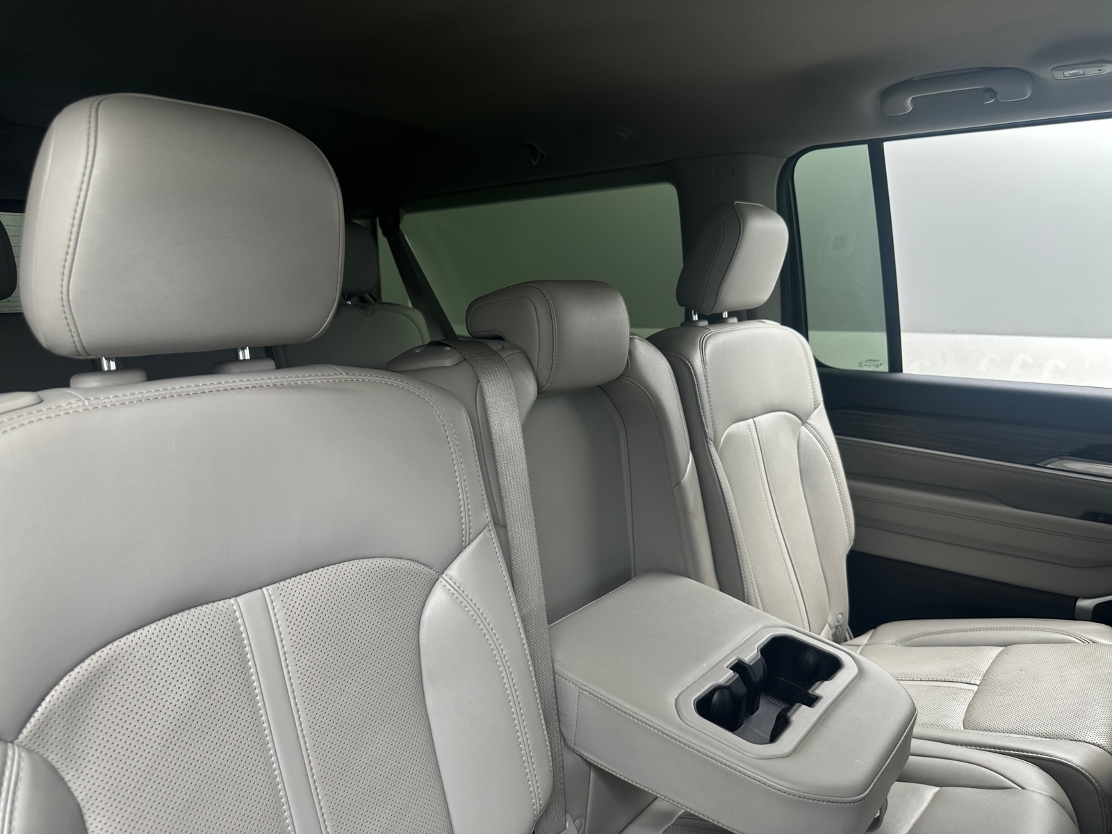 Thumbnail: 2023 Jeep Wagoneer - 5