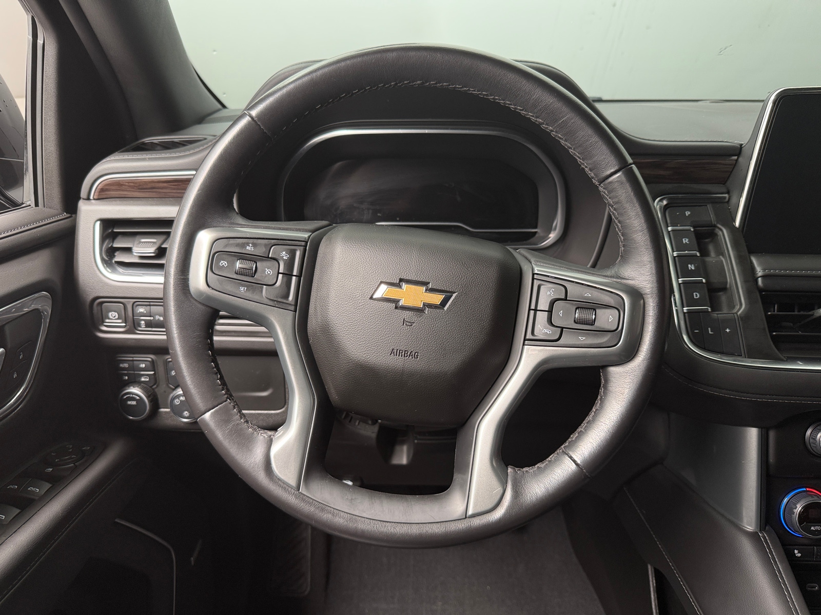 Thumbnail: 2023 Chevrolet Tahoe - 4