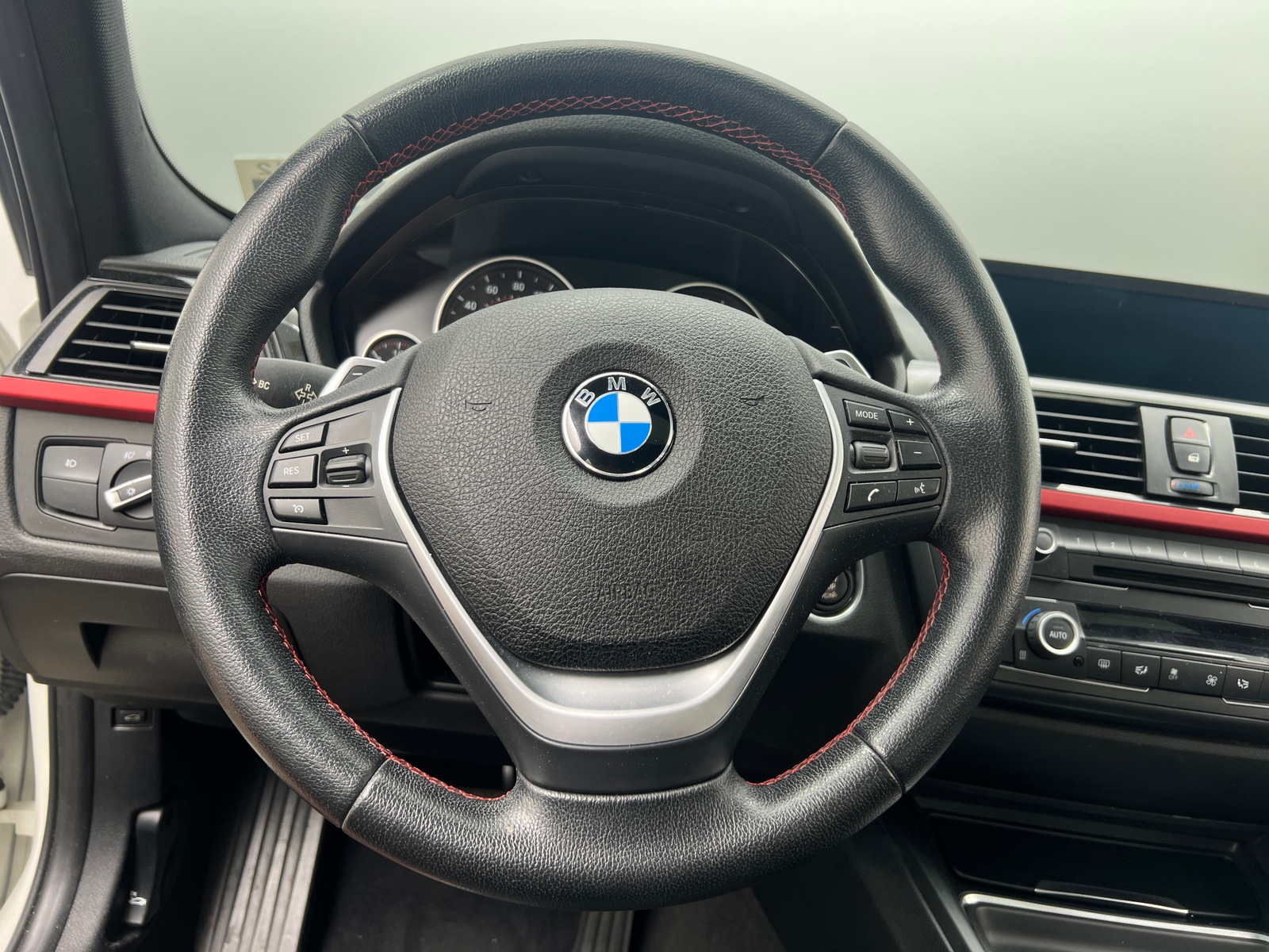 Thumbnail: 2014 BMW 3 Series - 4