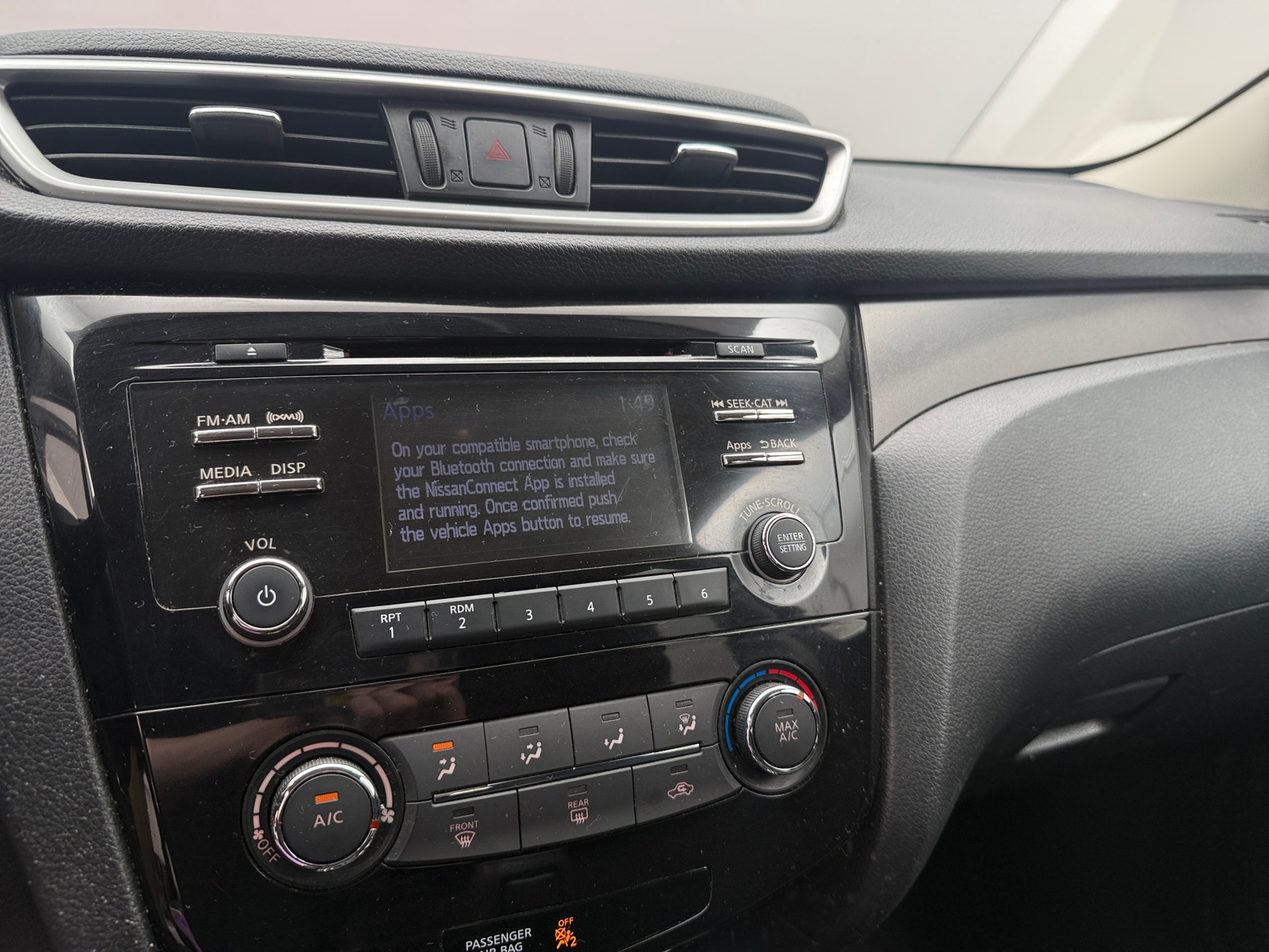 Thumbnail: 2016 Nissan Rogue - 4