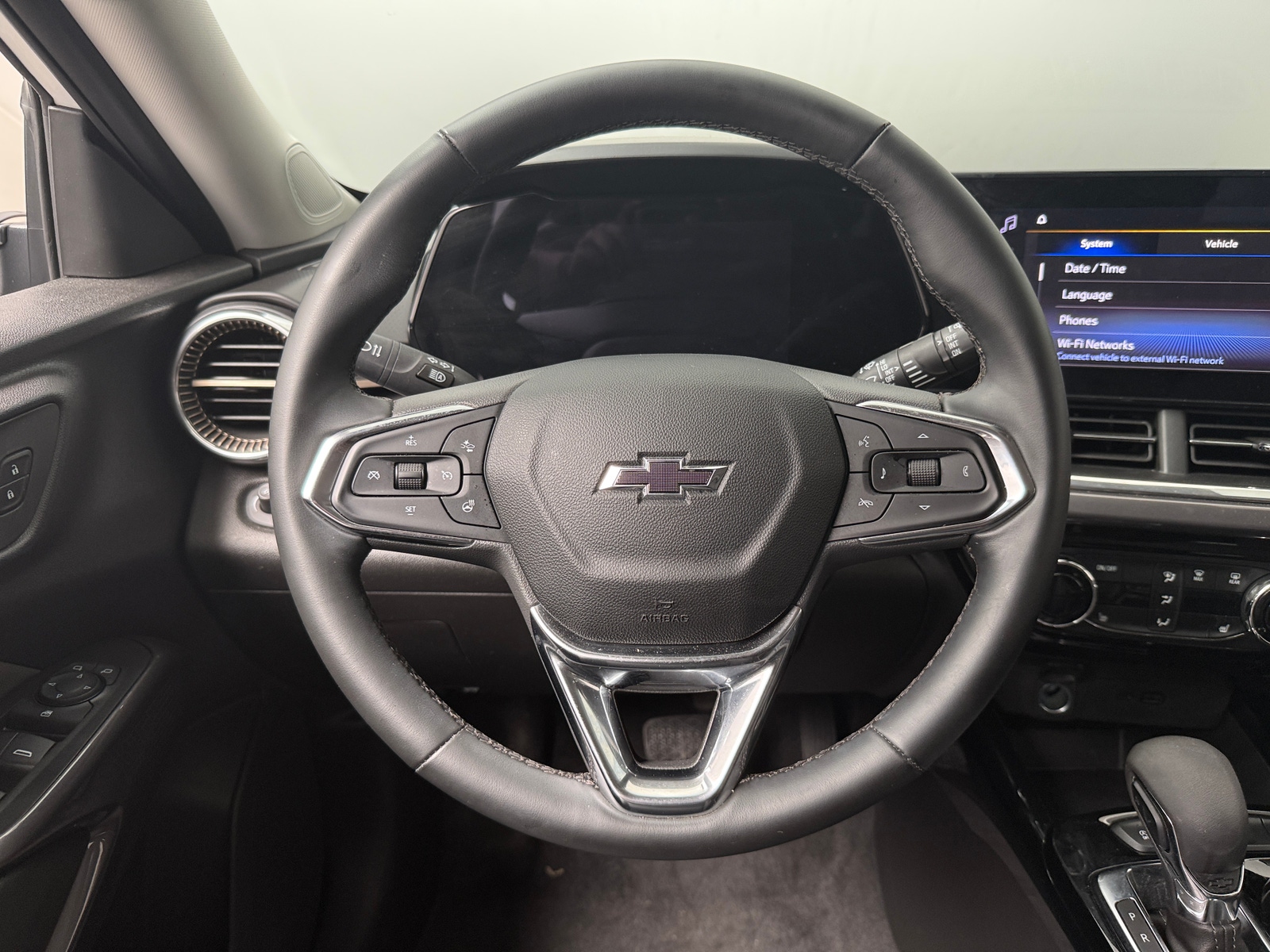 Thumbnail: 2025 Chevrolet Trax - 4