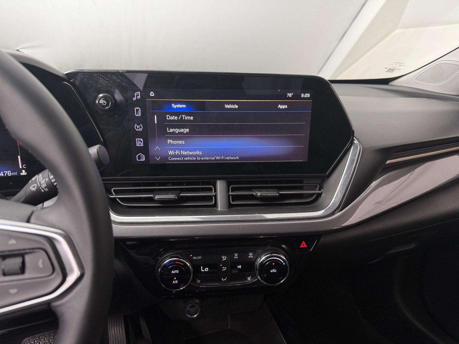 Thumbnail: 2025 Chevrolet Trax - 3