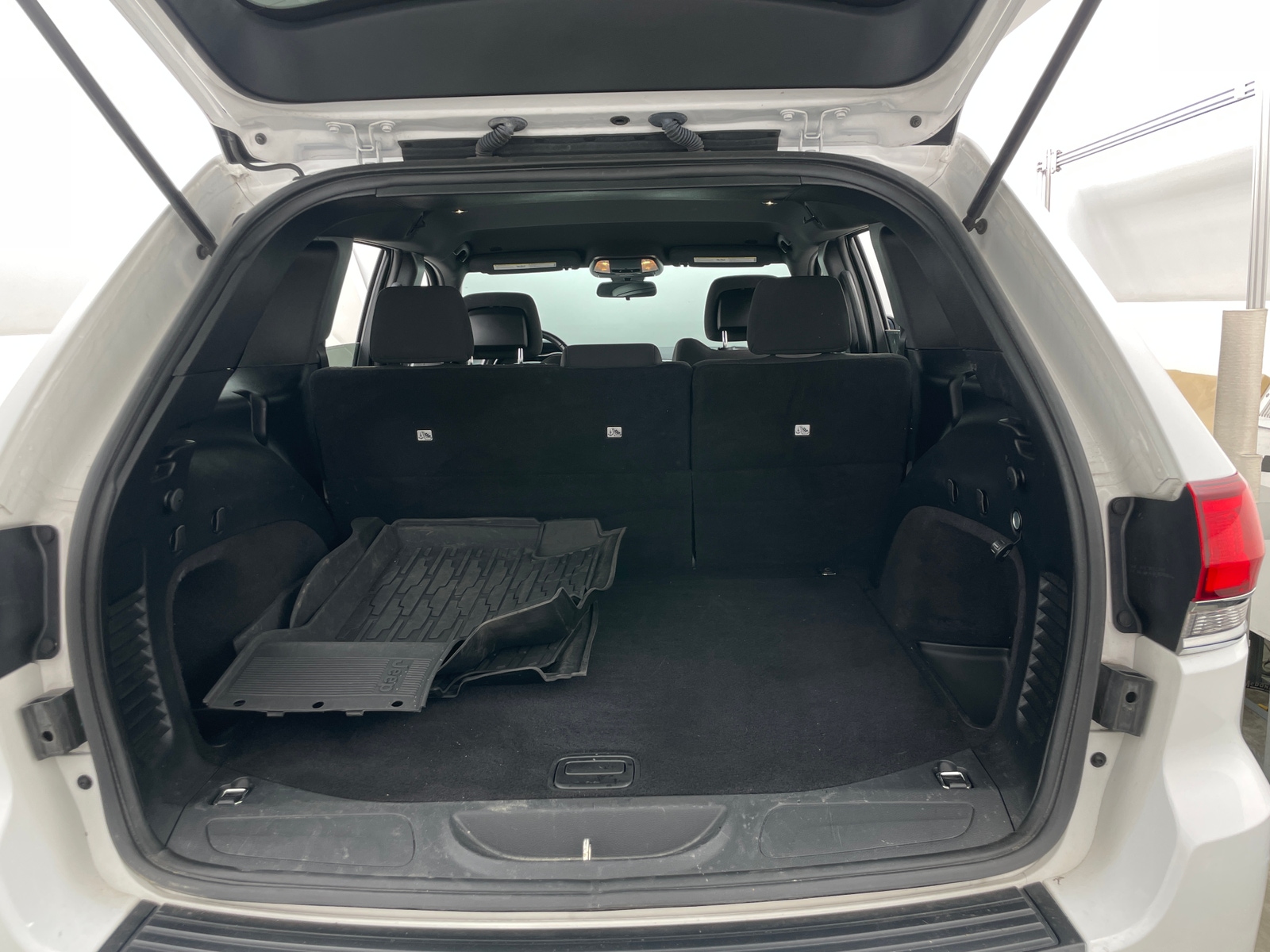Thumbnail: 2020 Jeep Grand Cherokee - 7