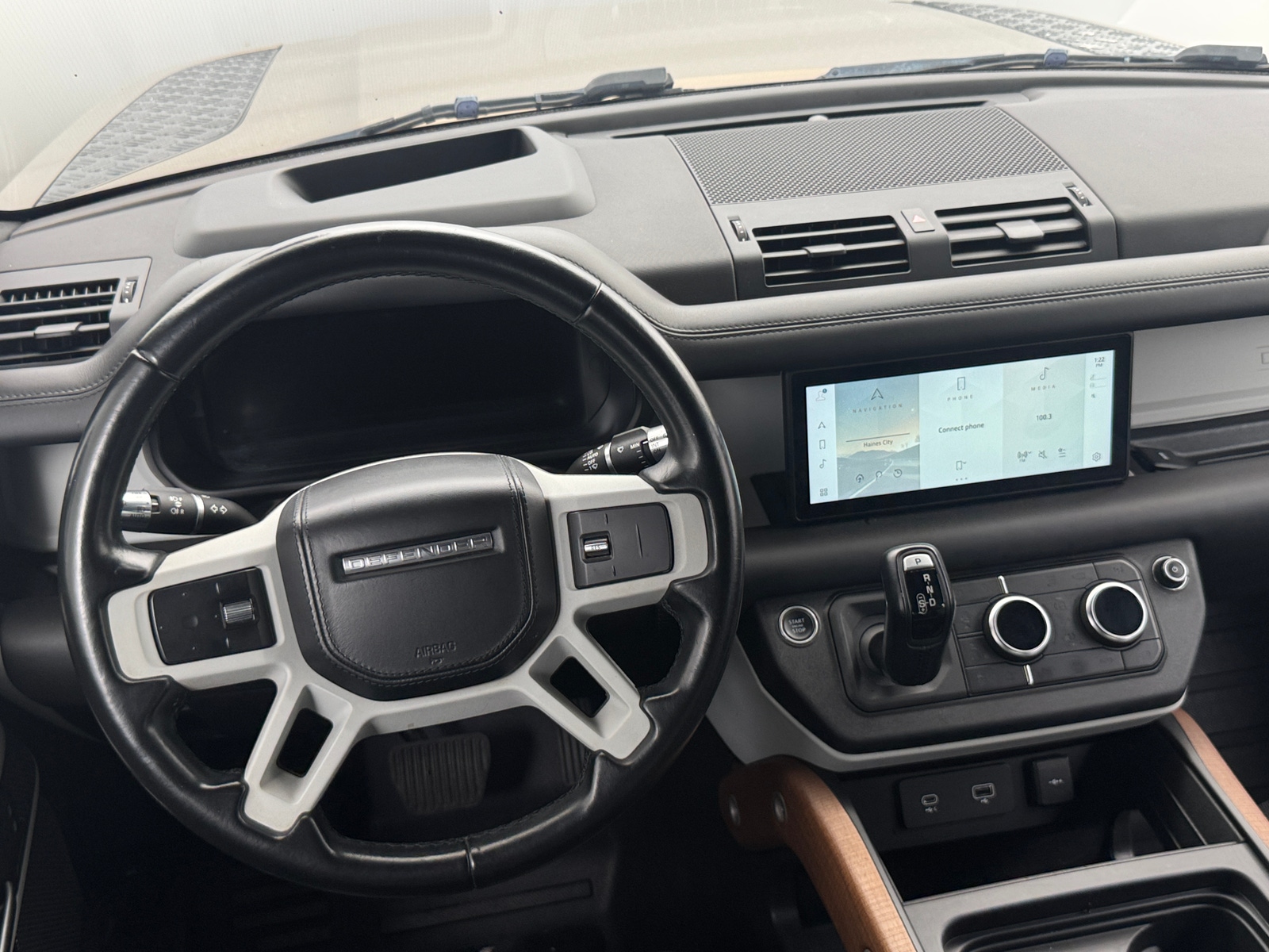 Thumbnail: 2021 Land Rover Defender - 4