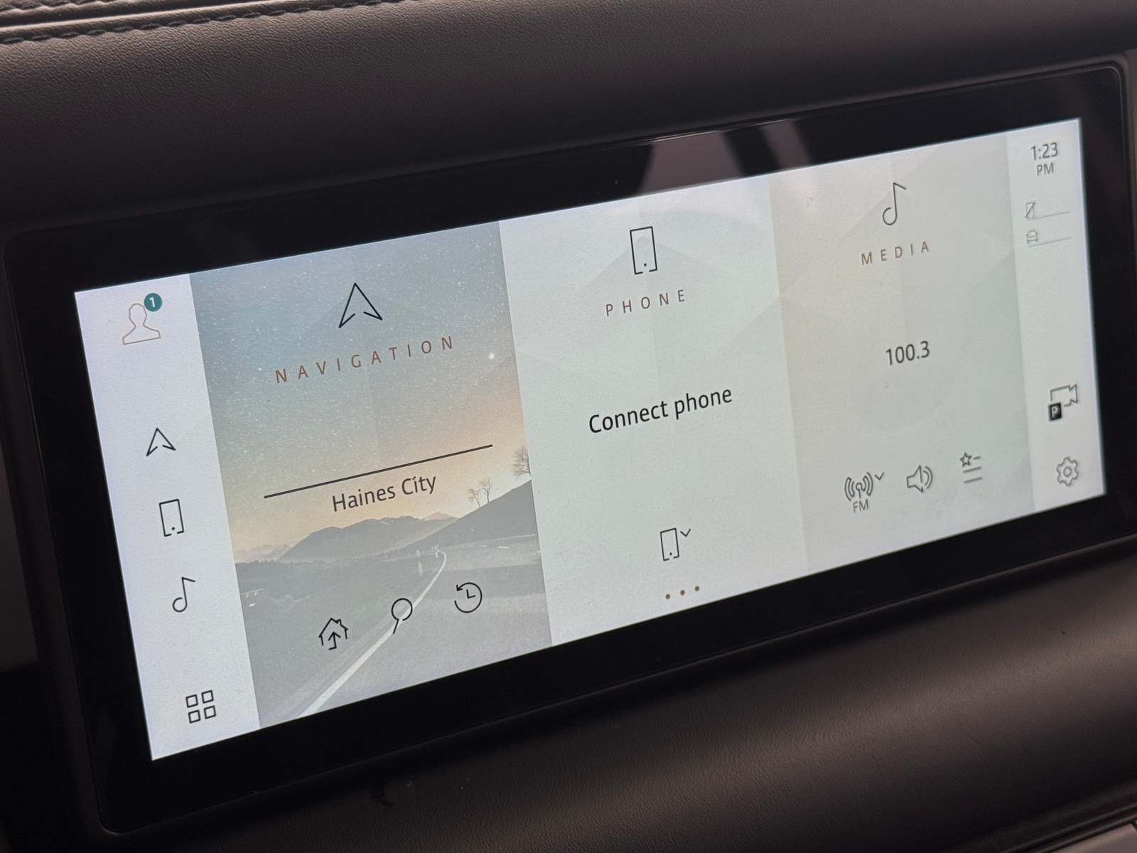 Thumbnail: 2021 Land Rover Defender - 3