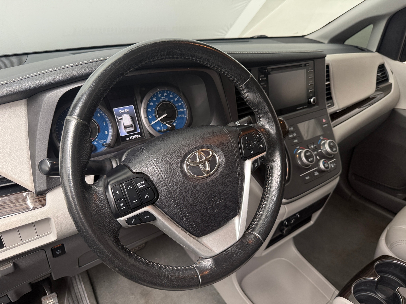 Thumbnail: 2020 Toyota Sienna - 4