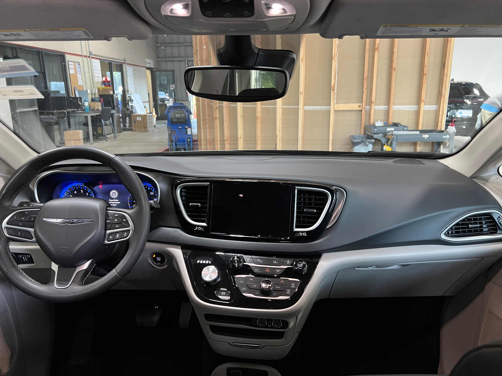 Thumbnail: 2024 Chrysler Pacifica - 2