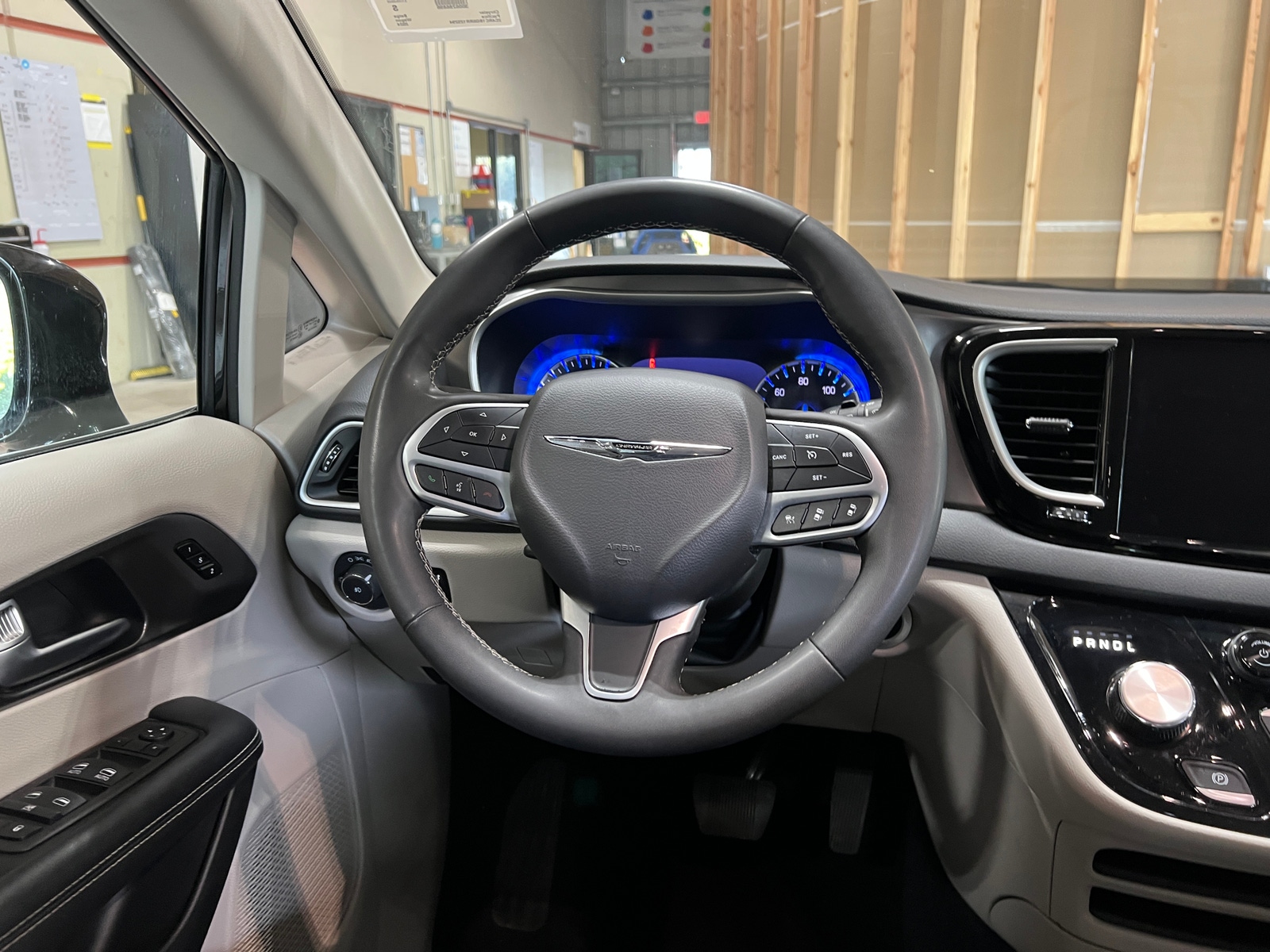 Thumbnail: 2024 Chrysler Pacifica - 4