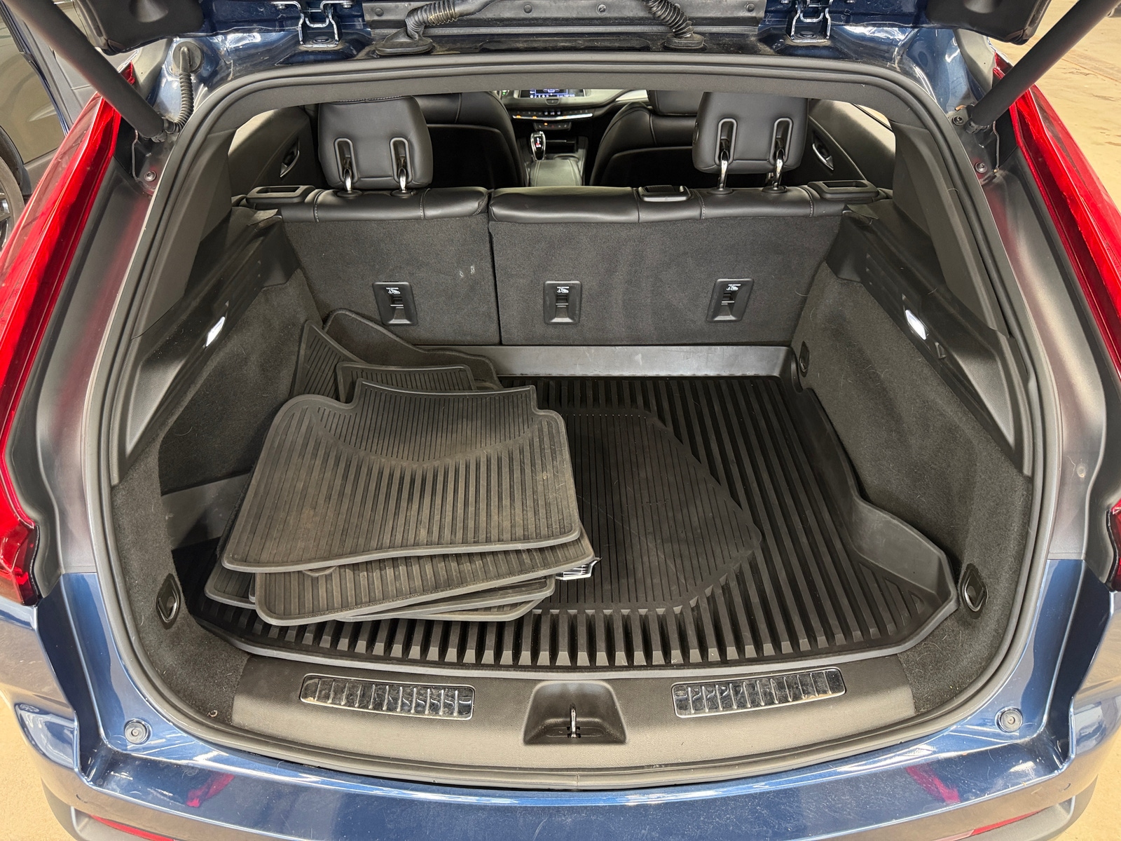 Thumbnail: 2020 Cadillac XT4 - 6