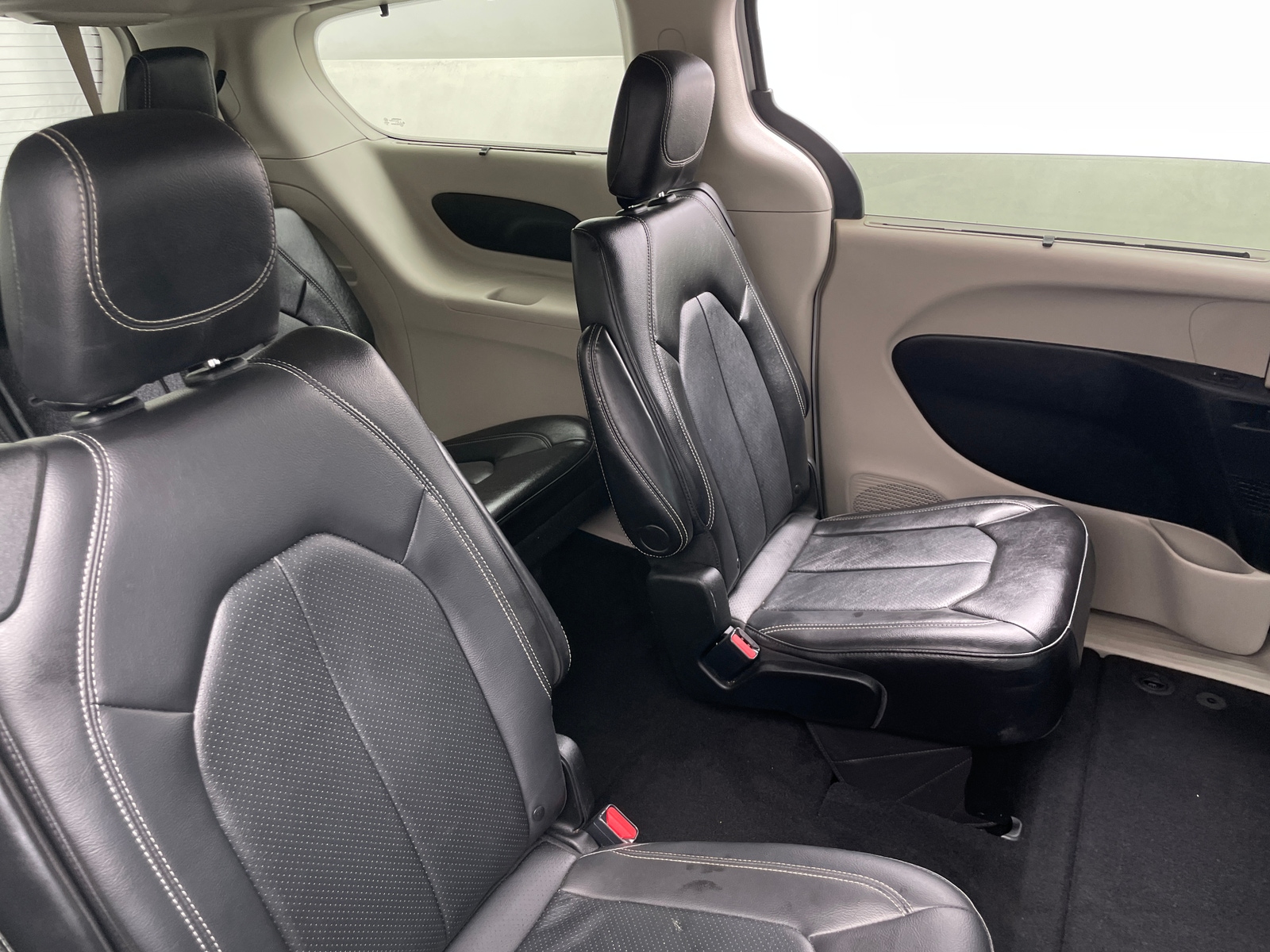 Thumbnail: 2022 Chrysler Pacifica - 5