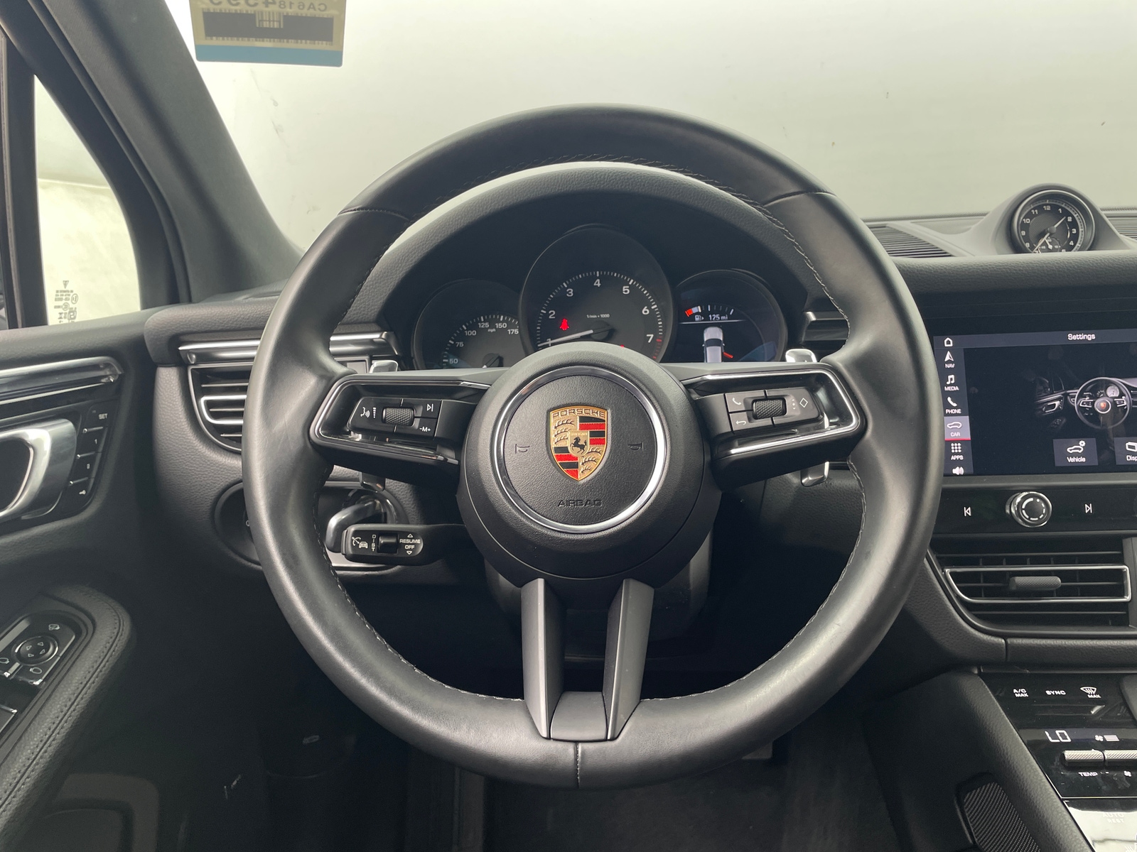 Thumbnail: 2025 Porsche Macan - 4