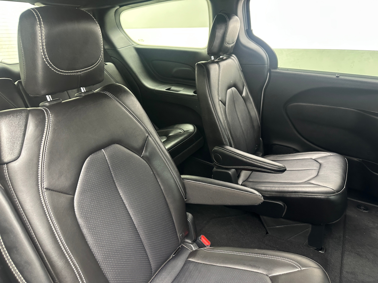 Thumbnail: 2026 Chrysler Pacifica - 5