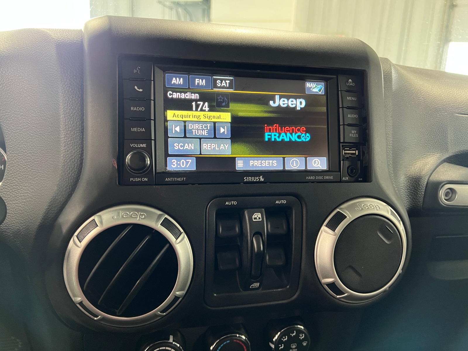 Thumbnail: 2017 Jeep Wrangler - 3