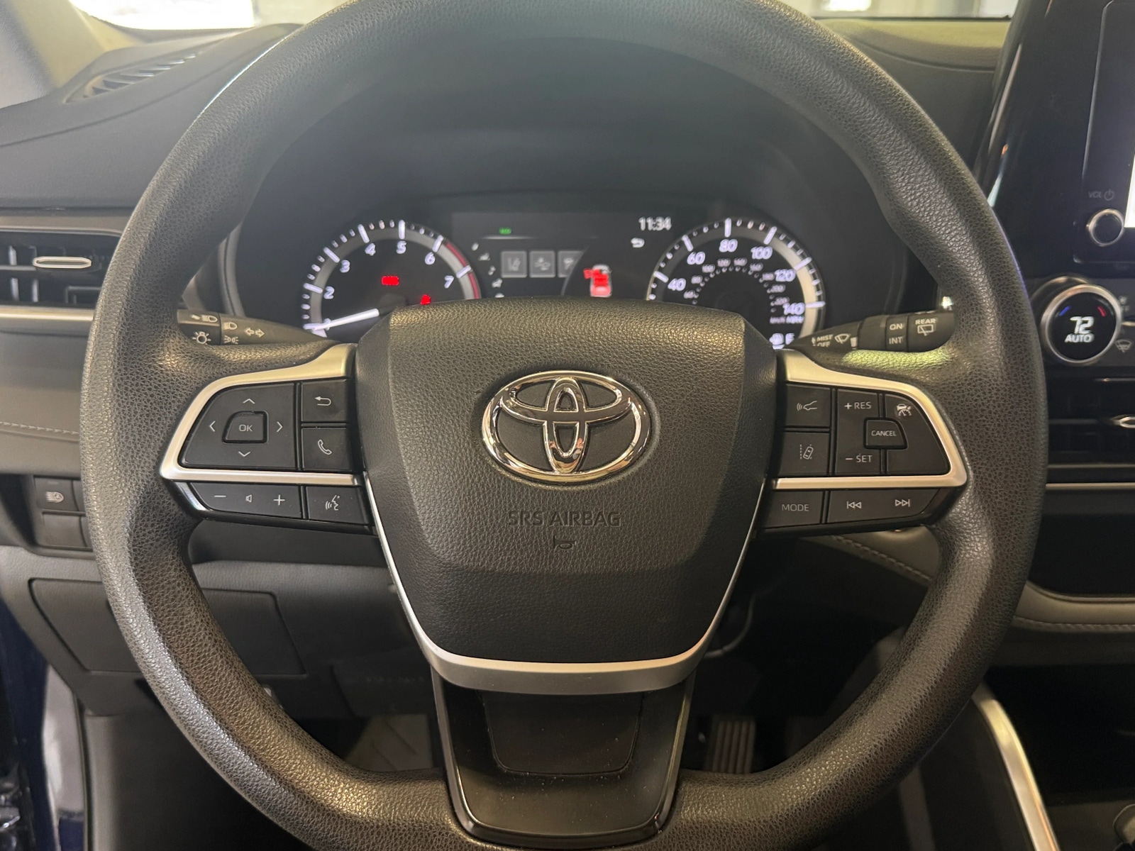 Thumbnail: 2023 Toyota Highlander - 5