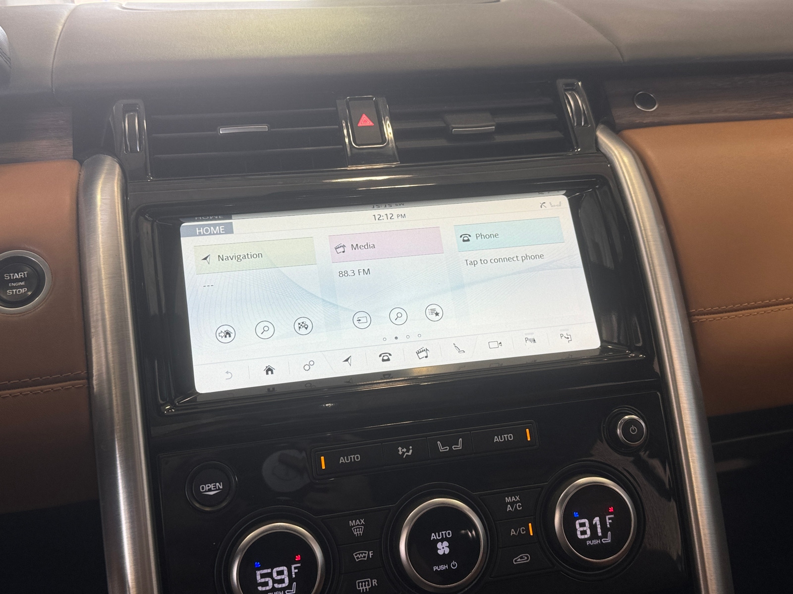 Thumbnail: 2020 Land Rover Discovery - 3