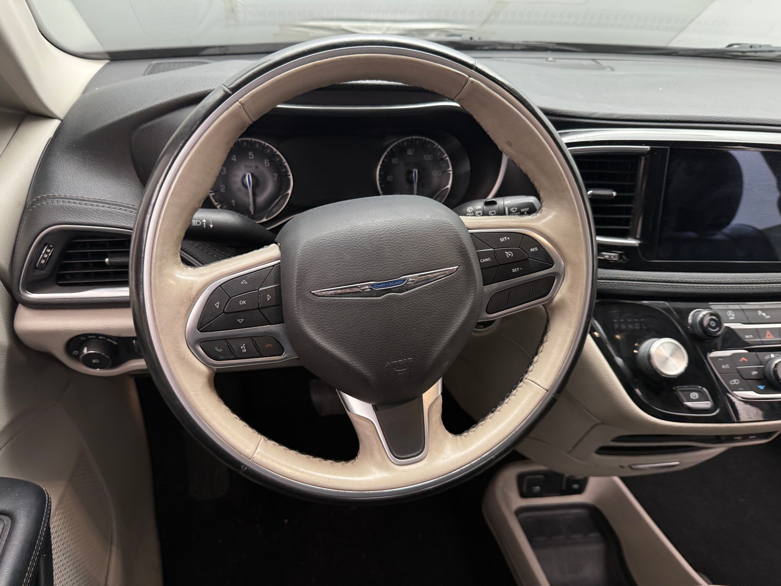 Thumbnail: 2020 Chrysler Pacifica - 4