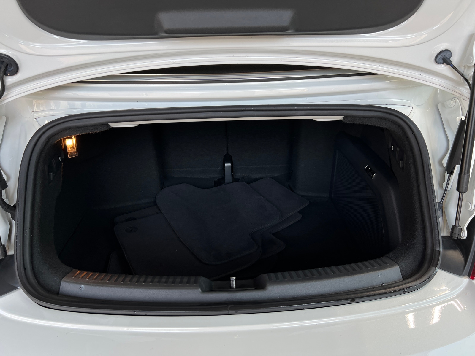 Thumbnail: 2014 Volkswagen Beetle - 7