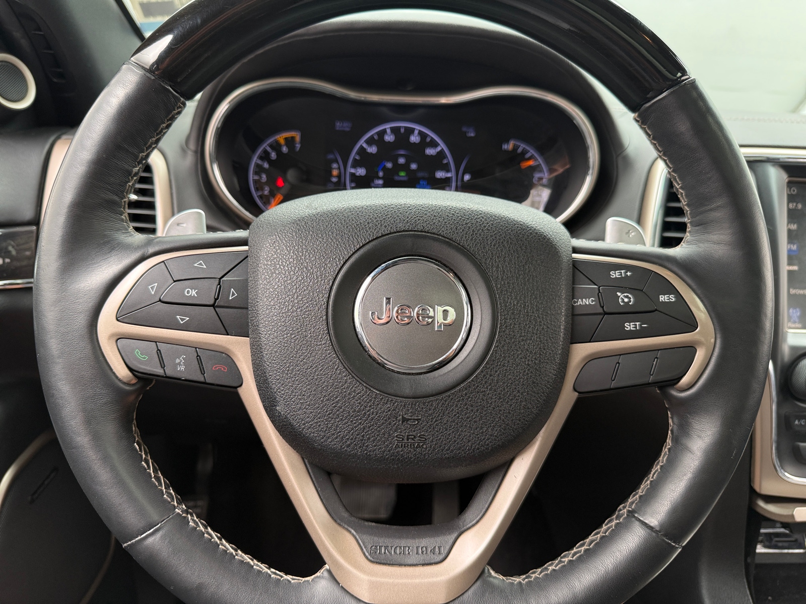 Thumbnail: 2015 Jeep Grand Cherokee - 4